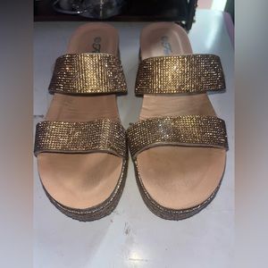 goldish sandles
